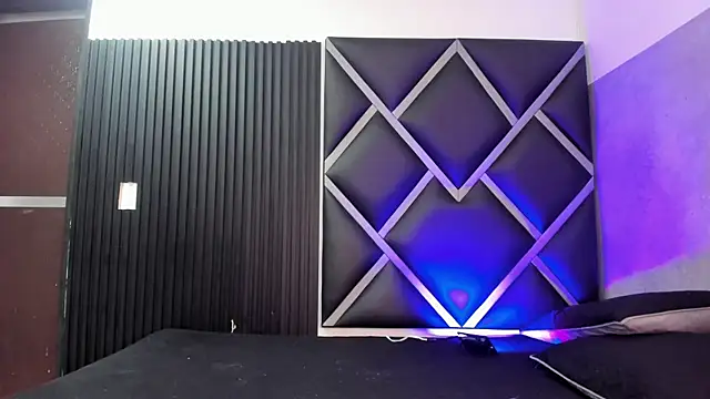 Snapshot of Martshall09 chatting on October 27, 9:19 pm Martshall09 online show from October 27, 9:19 pm