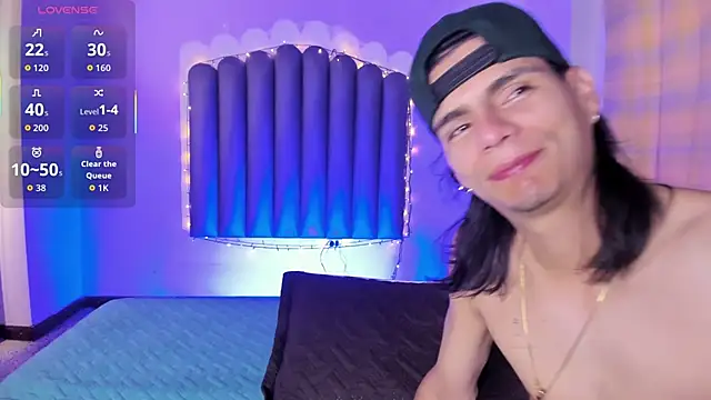 Snapshot of Martshall09 chatting on November 15, 9:00 pm Martshall09 online show from November 15, 9:00 pm