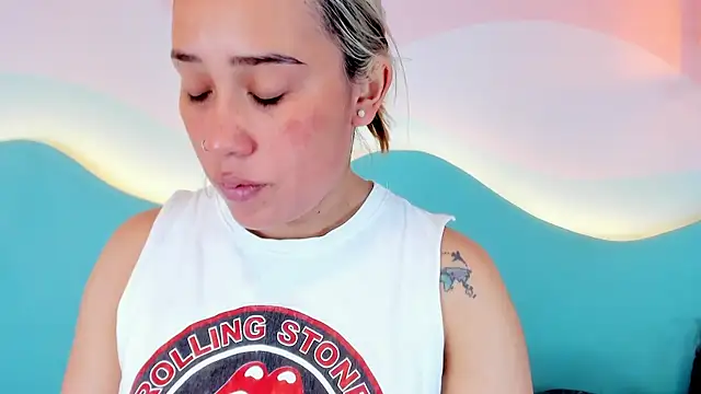 Snapshot of Lannajansen chatting on November 25, 1:44 pm Lannajansen online show from November 25, 1:44 pm