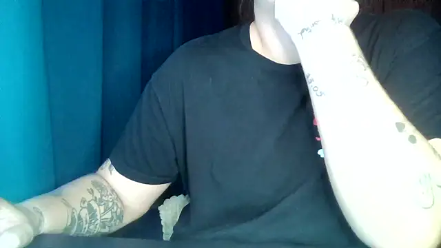 Snapshot of bunnyfox420 chatting on October 3, 12:51 am bunnyfox420 online show from October 3, 12:51 am