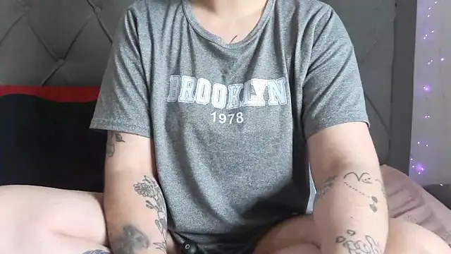 bunnyfox420 online show from April 20, 3:04 pm