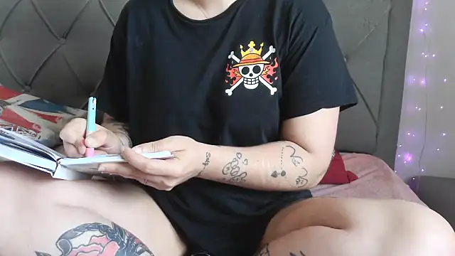 bunnyfox420 online show from April 22, 3:24 pm