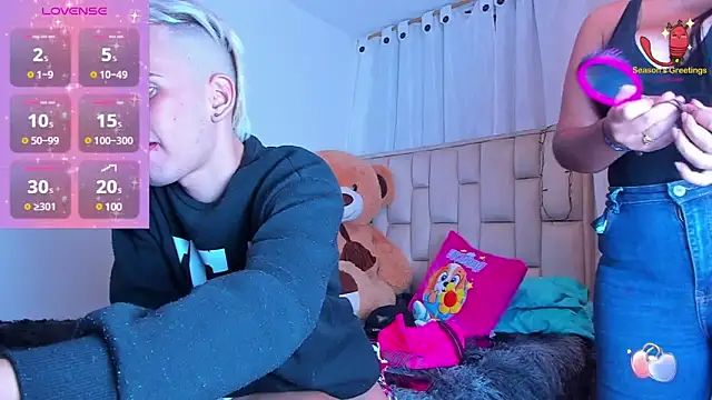 Snapshot of Sexy_valgirl chatting on March 1, 4:04 am Sexy valgirl online show from March 1, 4:04 am