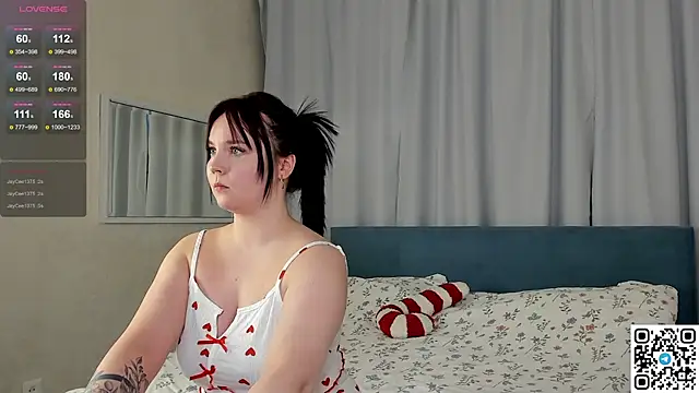 Snapshot of maya_suun chatting on February 26, 8:37 am maya suun online show from February 26, 8:37 am