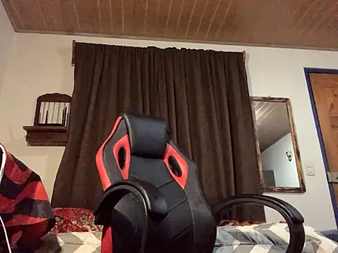 Nooneisthis online show from December 5, 7:17 am