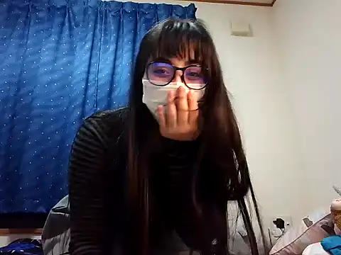 Snapshot of Sisi_cute chatting on February 14, 5:25 pm Sisi cute online show from February 14, 5:25 pm