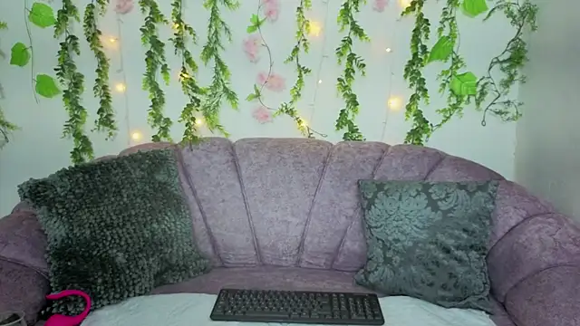 saorisworld online show from September 13, 12:32 am