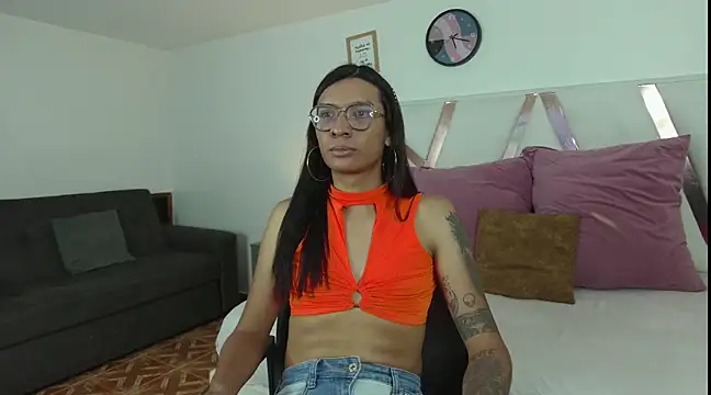 Snapshot of LauraaGomezz__ chatting on March 1, 7:26 pm LauraaGomezz online show from March 1, 7:26 pm