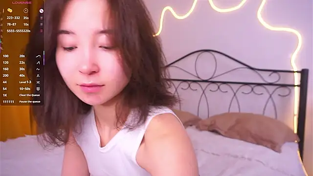 VeronaCritchlow online show from March 25, 7:25 am