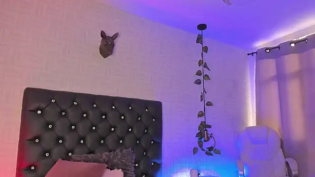 Hannah Jonhson online show from January 29, 6:39 pm