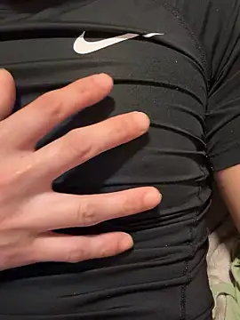 Snapshot of adjgg22 chatting on June 16, 10:29 am adjgg22 online show from June 16, 10:29 am