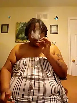 Snapshot of Big_BodyDee chatting on March 4, 4:17 am Big BodyDee online show from March 4, 4:17 am