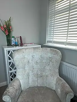 Snapshot of MakemeMillie1 chatting on September 24, 6:28 am MakemeMillie1 online show from September 24, 6:28 am