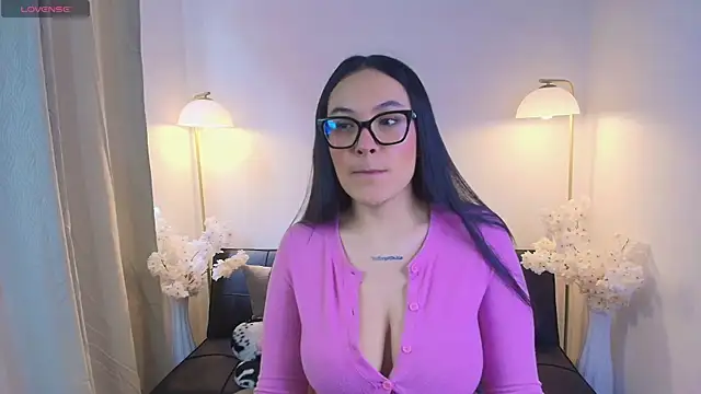 Victoria Collinns online show from April 20, 4:32 pm