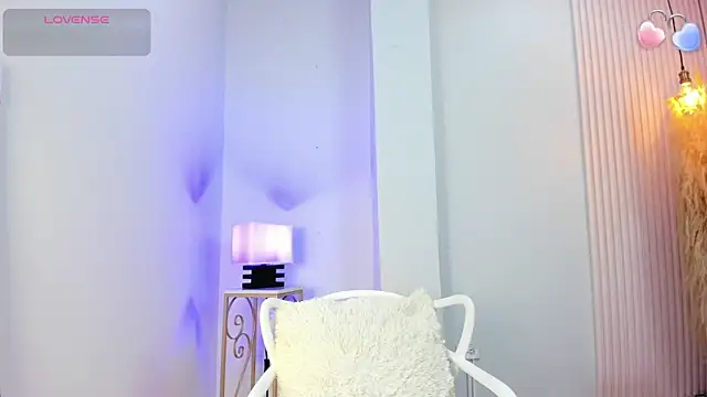 Snapshot of alana_rossetti chatting on June 16, 12:08 pm alana rossetti online show from June 16, 12:08 pm