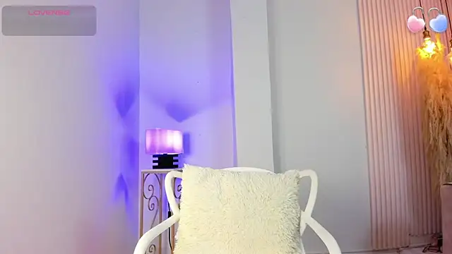 Snapshot of alana_rossetti chatting on June 20, 12:08 pm alana rossetti online show from June 20, 12:08 pm
