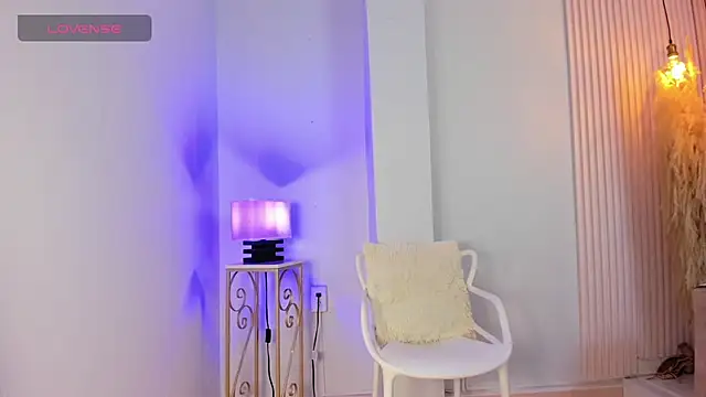 Snapshot of alana_rossetti chatting on July 1, 12:18 pm alana rossetti online show from July 1, 12:18 pm