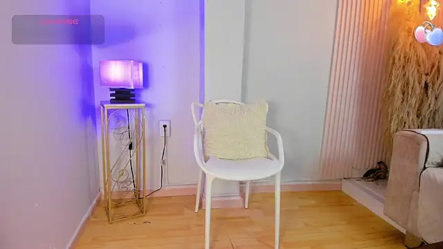 Snapshot of alana_rossetti chatting on July 12, 2:57 am alana rossetti online show from July 12, 2:57 am
