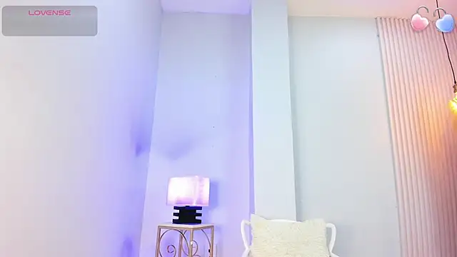 Snapshot of alana_rossetti chatting on July 20, 12:07 pm alana rossetti online show from July 20, 12:07 pm