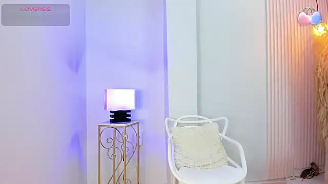 Snapshot of alana_rossetti chatting on July 25, 12:14 pm alana rossetti online show from July 25, 12:14 pm
