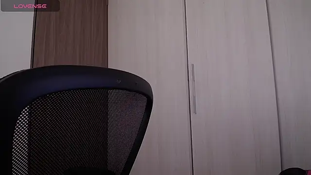 Zoedaniels online show from February 1, 3:07 pm