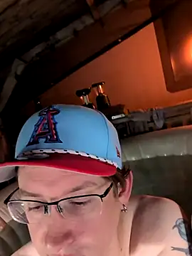 Snapshot of YourNotMySupervisor chatting on November 27, 6:37 am YourNotMySupervisor online show from November 27, 6:37 am