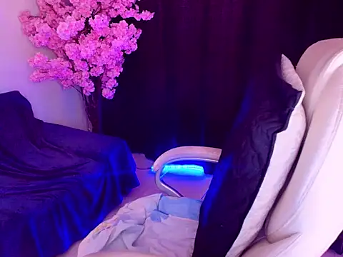 latexgoddes online show from June 7, 10:57 pm