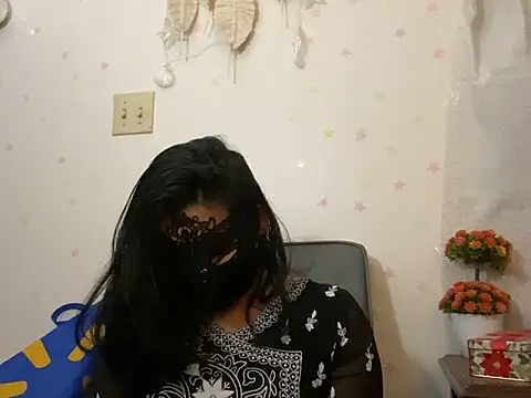 Snapshot of desiiiinigal chatting on January 16, 11:42 pm desiiiinigal online show from January 16, 11:42 pm