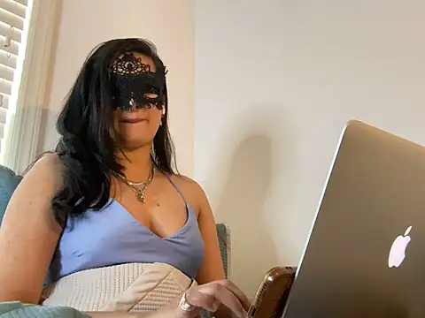 desiiiinigal online show from April 1, 9:34 pm
