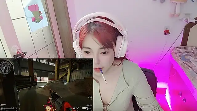 Snapshot of Song_99 chatting on May 10, 12:10 pm Song 99 online show from May 10, 12:10 pm