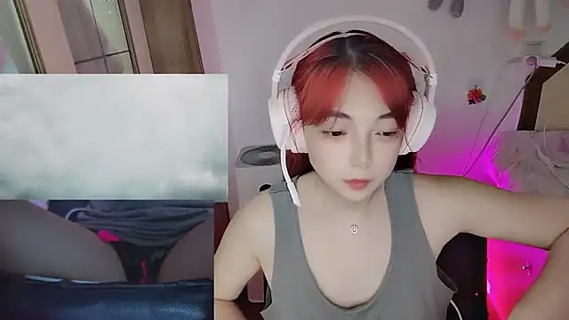 Snapshot of Song_99 chatting on June 1, 3:58 pm Song 99 online show from June 1, 3:58 pm