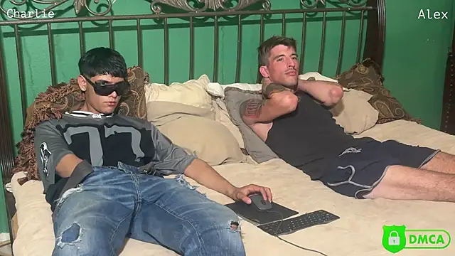 Snapshot of badrolemodelx chatting on March 12, 9:59 am badrolemodelx online show from March 12, 9:59 am