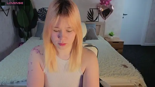 Amy Kimberlly online show from March 6, 12:40 am