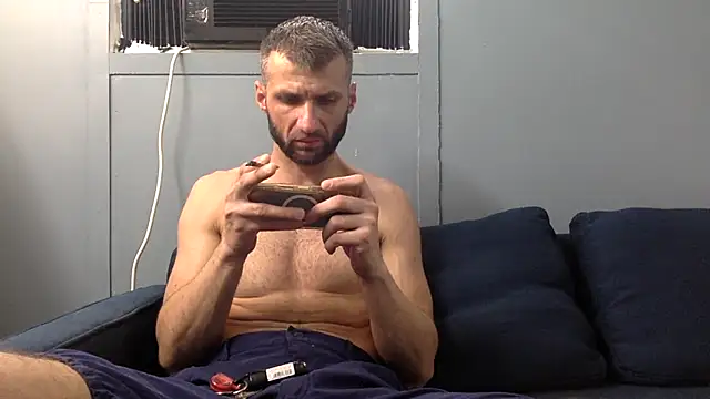 Snapshot of sexyhotstud12 chatting on December 14, 7:07 pm sexyhotstud12 online show from December 14, 7:07 pm