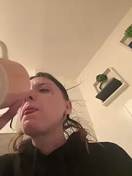 bunnythetailor online show from February 16, 11:37 pm