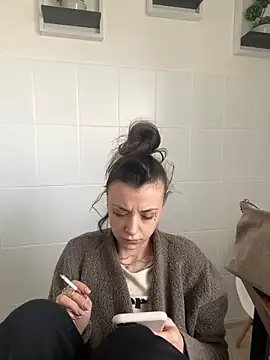 bunnythetailor online show from February 19, 1:17 pm