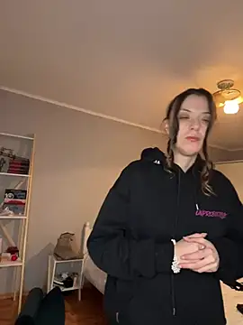 bunnythetailor online show from February 27, 7:58 pm