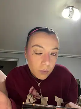 bunnythetailor online show from February 19, 9:22 pm