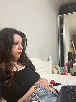 bunnythetailor online show from April 4, 6:38 pm