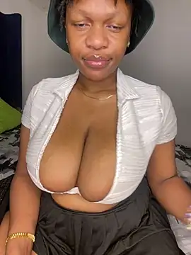 Boneca25 online show from October 12, 6:07 pm