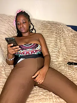 Boneca25 online show from December 19, 10:11 am