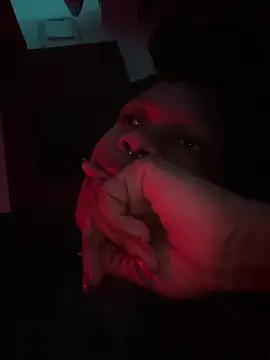 Boneca25 online show from April 19, 10:36 am