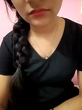 Snapshot of Tanu-00 chatting on December 18, 12:11 pm Tanu-00 online show from December 18, 12:11 pm