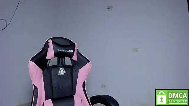 Snapshot of Little_Shaara chatting on September 30, 8:52 am Little Shaara online show from September 30, 8:52 am