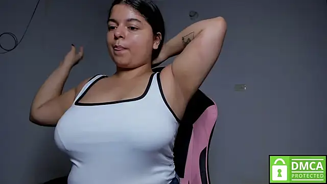 Snapshot of Little_Shaara chatting on October 18, 9:54 am Little Shaara online show from October 18, 9:54 am