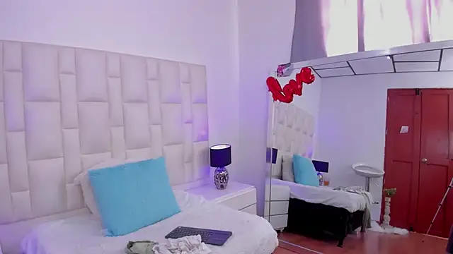 Ariana rouse online show from March 19, 6:55 pm