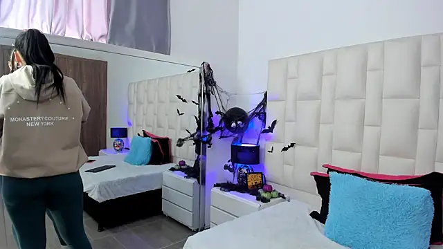 Ariana rouse online show from October 16, 4:41 pm