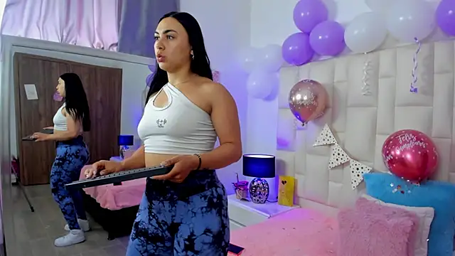 Ariana rouse online show from November 4, 4:17 pm