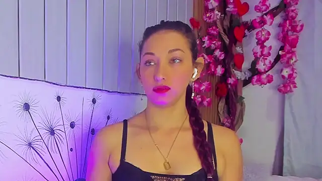 Snapshot of vicky__skinny_1 chatting on March 7, 9:07 am vicky  skinny 1 online show from March 7, 9:07 am