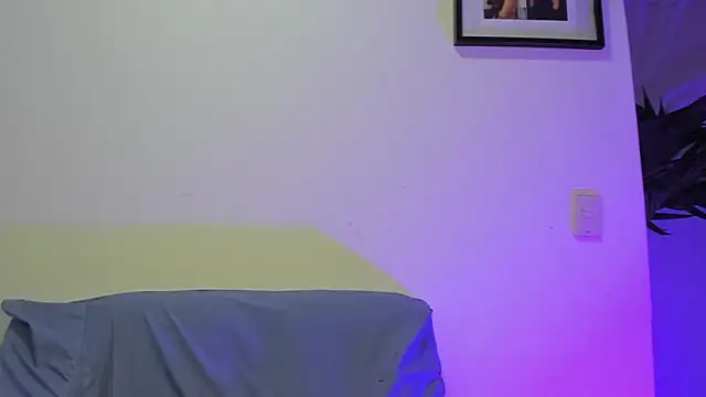 Snapshot of vicky__skinny_1 chatting on March 8, 12:09 pm vicky  skinny 1 online show from March 8, 12:09 pm